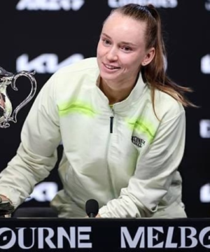 Australian Open 2026 track jacket worn by Elena Rybakina with sleek fit, lightweight comfort, and athletic performance appeal