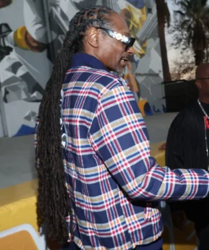 Stylish concert-inspired jacket reflecting Snoop Dogg’s signature holiday event style