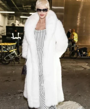 Ariadna Gutiérrez Christian Cowan Fashion Show White Fur Coat