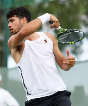 Athlete-style Carlos Alcaraz tank top from 2025 training session showcasing comfortable fabric and sporty look