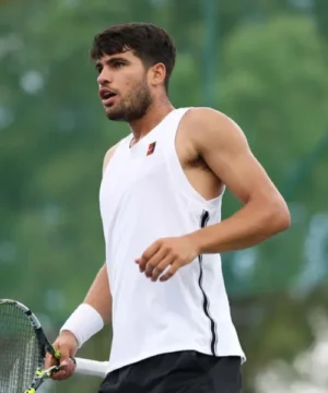 Carlos Alcaraz 2025 training session white tank top featuring athletic design and lightweight performance fabric