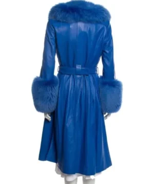 Celebrity‑inspired Becki Newton fur trim leather coat from The Lincoln Lawyer S04 showcasing refined silhouette