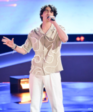 Aziz Guerra The Voice Season 29 Beige Wiggle Shirt – Stylish TV Show Inspired Casual Shirt
